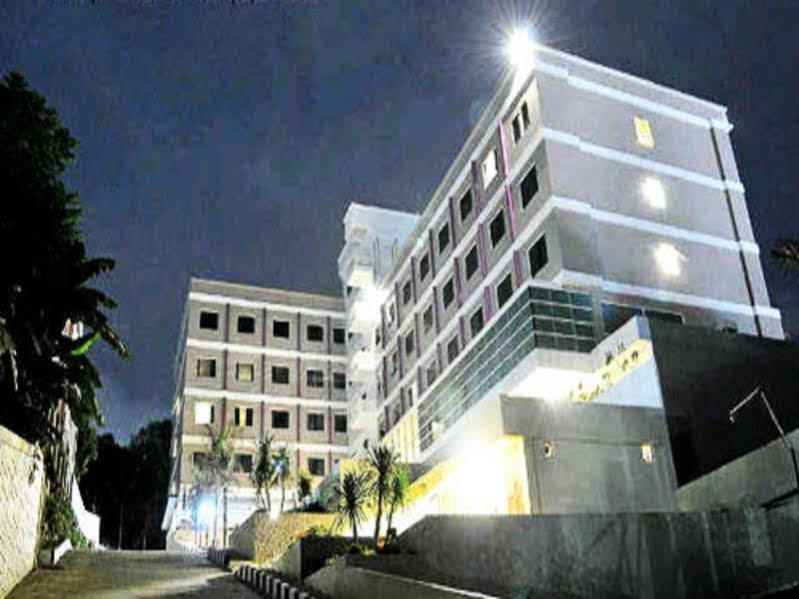 D'Primahotel Balikpapan Exterior photo